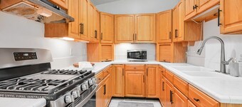 Charming and cozy 3-bedroom cabin featuring WiFi,and endless river frontage.