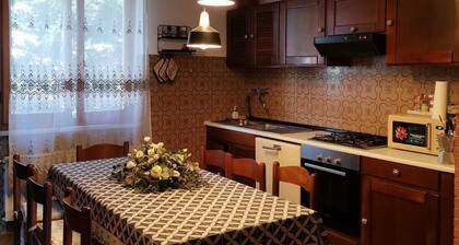 Large villa with fenced garden between Tuscany and Liguria, perfect for groups