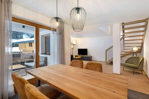 Dining - Apartment 'Maria' with Private Terrace and Wi-Fi (San Vigilio)