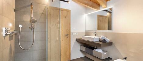 Shower, towels