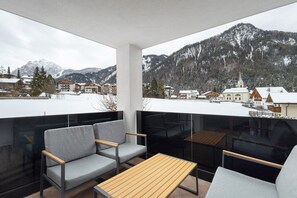 Property grounds - Apartment 'Maria' with Private Terrace and Wi-Fi (San Vigilio)