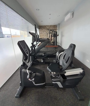 Fitness facility - Sunvida Tower across SM City Mall.
Easy access to all your destinations. (Cebu City)