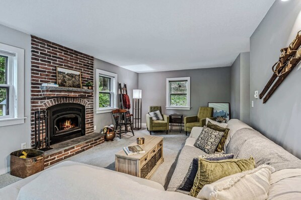 TV, fireplace, offices