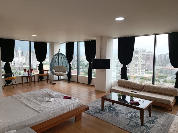 Deluxe Studio, City View | Individually decorated, desk, soundproofing, iron/ironing board - Yaşam kule AirPort  (Kocasinan)