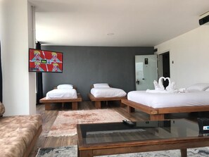 Deluxe Twin Room, City View | Individually decorated, desk, soundproofing, iron/ironing board - Yaşam kule AirPort  (Kocasinan)