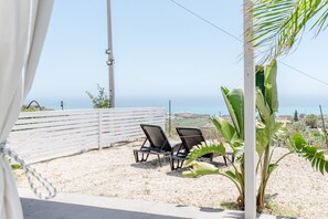 Terrace/patio - Holiday Home 'Abbacari 1' with Sea View, Wi-Fi and Air Conditioning (Realmonte)