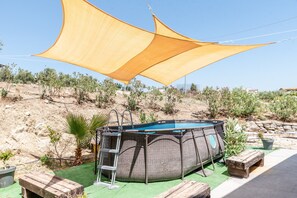 Outdoor spa tub - Holiday Home 'Abbacari 1' with Sea View, Wi-Fi and Air Conditioning (Realmonte)