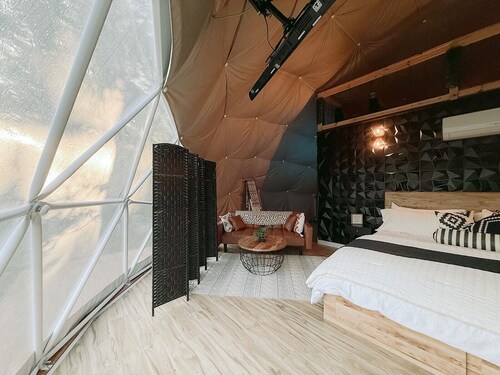 Charming glamping dome in quaint Heber Springs