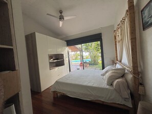 3 habitaciones, tabla de planchar con plancha, cuna de viaje y wifi