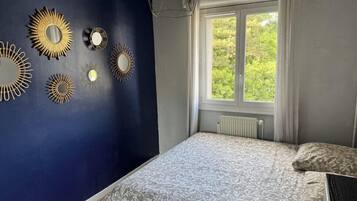 1 chambre, fer et planche Ă repasser, Wi-Fi, draps fournis