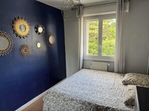 1 chambre, fer et planche à repasser, Wi-Fi, draps fournis