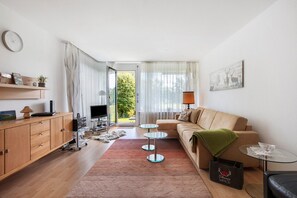 Fernseher, Stereoanlage