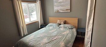 Charming 4-bedroom house with WiFi and AC in beautiful Pinawa