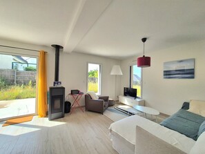 Tv och eldstad