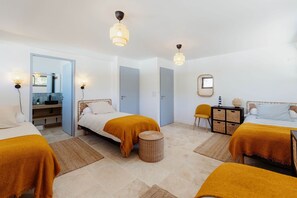 7 chambres, fer et planche à repasser, Wi-Fi gratuit, draps fournis