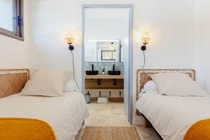 7 bedrooms, iron/ironing board, free WiFi, bed sheets