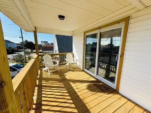 Property grounds - Avalon Beach Bungalow- walk to the the beach and the bay (Kill Devil Hills)