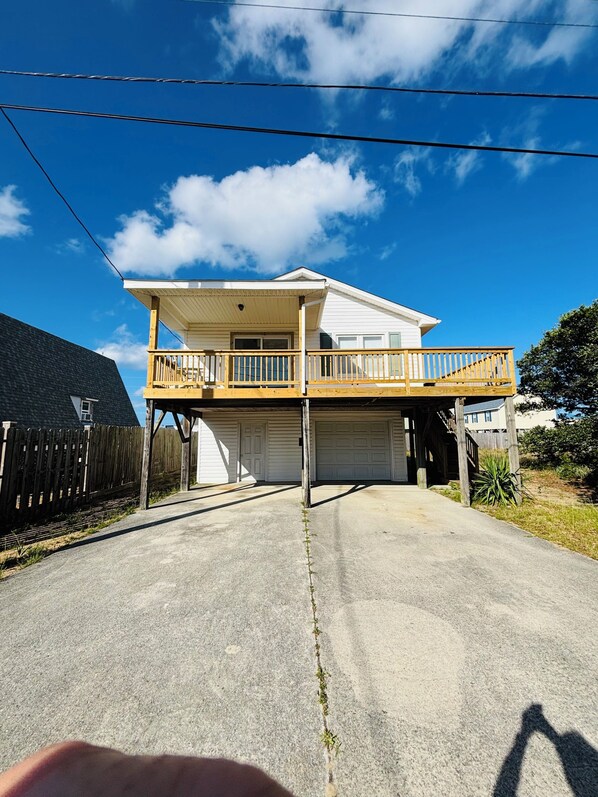 Exterior - Avalon Beach Bungalow- walk to the the beach and the bay (Kill Devil Hills)