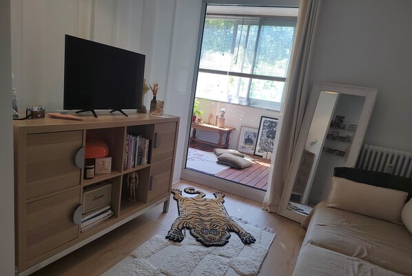 Iron/ironing board, WiFi