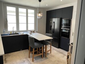 Fridge, microwave, oven, dishwasher