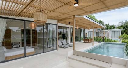 Tropical Peaceful Poolside Retreat