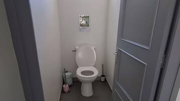 Towels, toilet paper