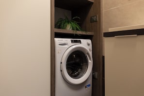 Duplex luxo, vista para a cidade | Banheiro | Produtos de toalete grátis, secador de cabelo, toalhas de banho
