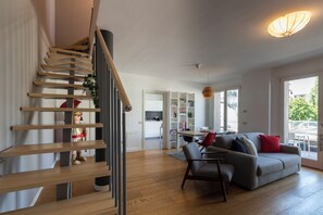 43-inch Smart TV with digital channels - notaMi - Rolandi Duplex with Terrace (Milan)