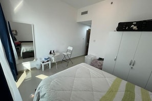 1 bedroom, WiFi, bed sheets