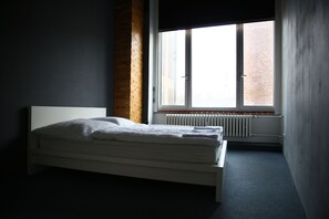 5 chambres, fer et planche à repasser, Wi-Fi, draps fournis