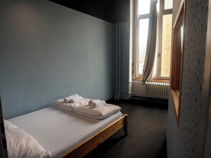 5 bedrooms, iron/ironing board, WiFi, bed sheets - Feel free in a 140 sqm loft - party allowed! (Berlin)