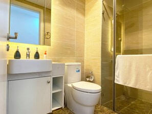 City Duplex, Balcony, City View | Bathroom | Separate tub and shower, spring water tub, hydromassage showerhead