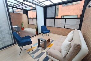 Apartamento Economico, Balcon | Living area - Edificio Benyalt 94 (Bogota)