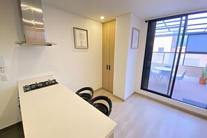 Apartamento Economico, Balcon | Interior - Edificio Benyalt 94 (Bogota)