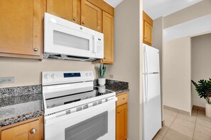 1 bedroom, Internet - Kaanapali Shores 443 (Lahaina)