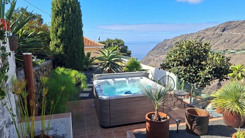 Small finca directly at the Caldera de Taburiente National Park with spectacular views