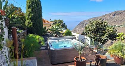 Small finca directly at the Caldera de Taburiente National Park with spectacular views