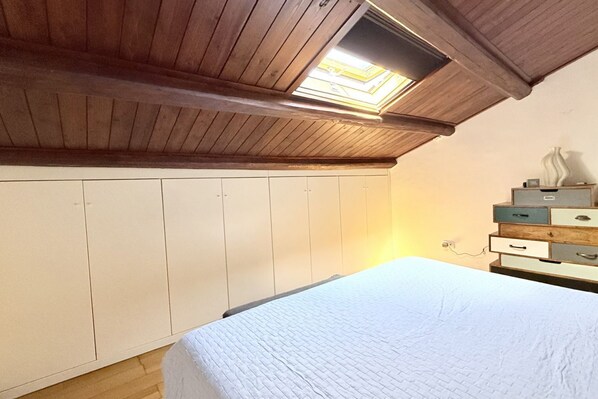 6 bedrooms