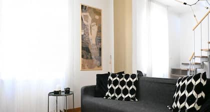 J03 - Jesi, elegant three-room apartment near the center