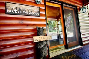 Exterior detail - Honey Bear Hideaway - Mountain Views - Paved Roads - Pup Friendly - Cozy - WIFI (Morganton)