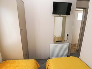 2 habitaciones, decoración personalizada y muebles diferentes 