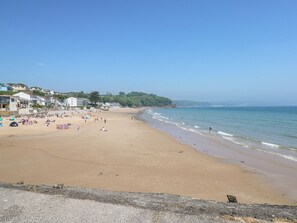 Una playa cerca