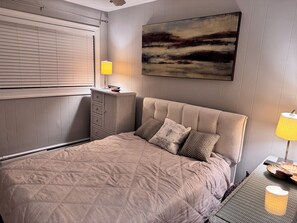 2 bedrooms, desk, iron/ironing board, free WiFi