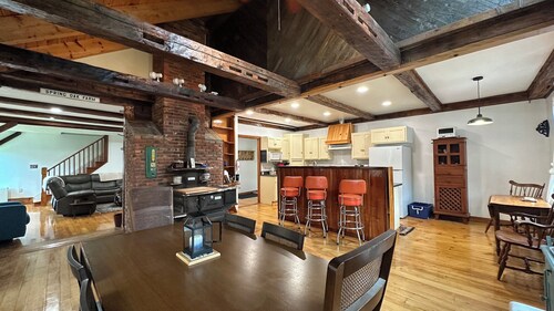 Spring Oaks 3-bedroom 2-bath. Pet Friendly!