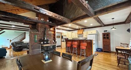 Spring Oaks 3-bedroom 2-bath. Pet Friendly!