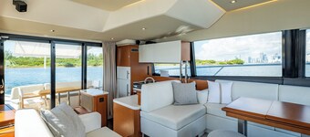 Amazing 3 bedrooms luxury yacht in North Miami
