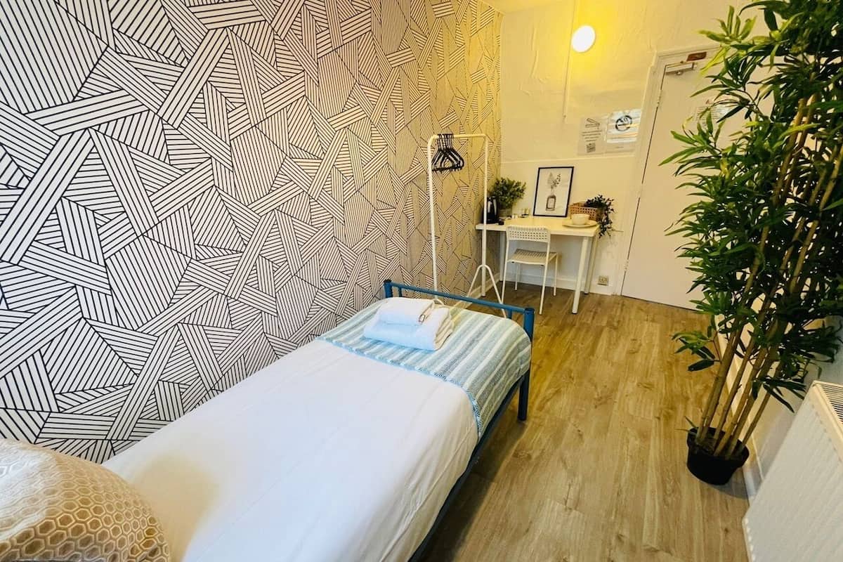 Basic Studio, Shared Bathroom | Free WiFi
