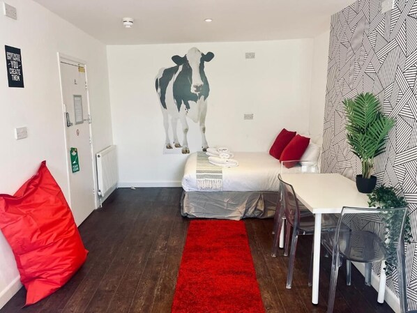 Basic Penthouse, Ensuite | WiFi (free)