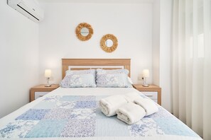 1 habitación, tabla de planchar con plancha, wifi y ropa de cama 