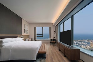 Down duvets, free minibar, in-room safe, blackout curtains - Four Points By Sheraton Dalian Donggang (Dalian)